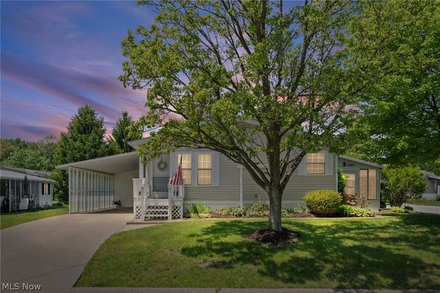 3 Lees Lane, Olmsted Twp, OH 44138