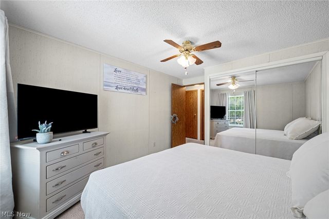 3 Lees Lane, Olmsted Twp, OH 44138