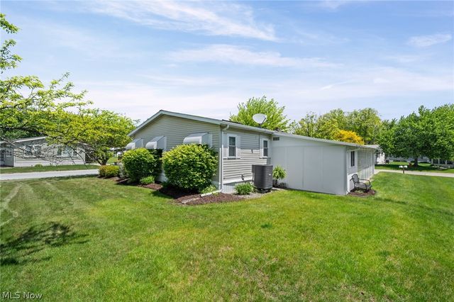 3 Lees Lane, Olmsted Twp, OH 44138