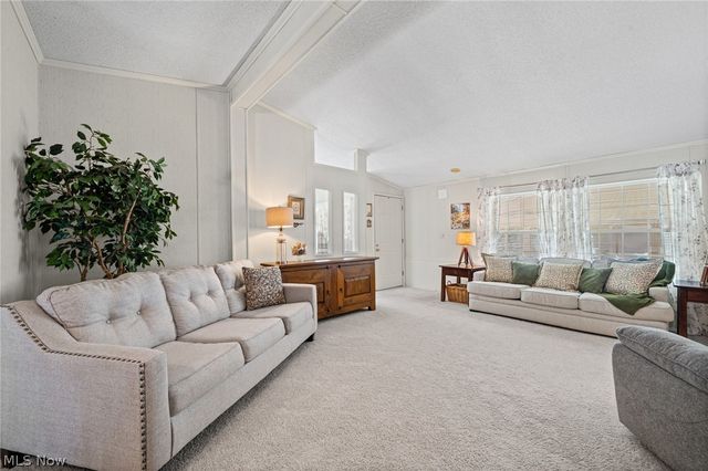 3 Lees Lane, Olmsted Twp, OH 44138