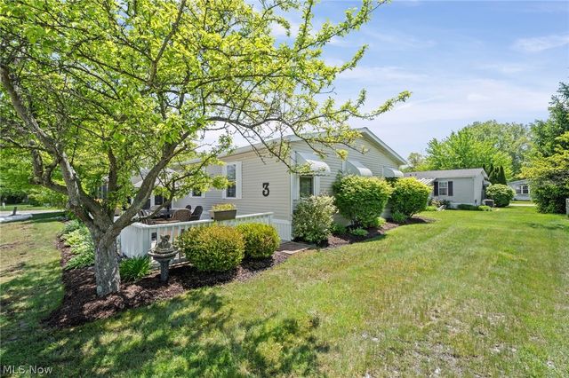 3 Lees Lane, Olmsted Twp, OH 44138