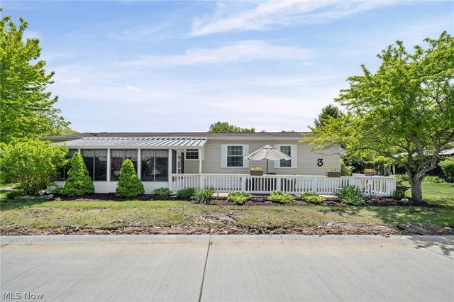 3 Lees Lane, Olmsted Twp, OH 44138