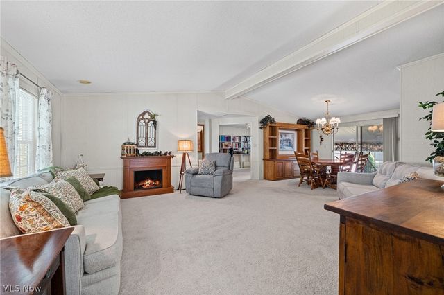 3 Lees Lane, Olmsted Twp, OH 44138
