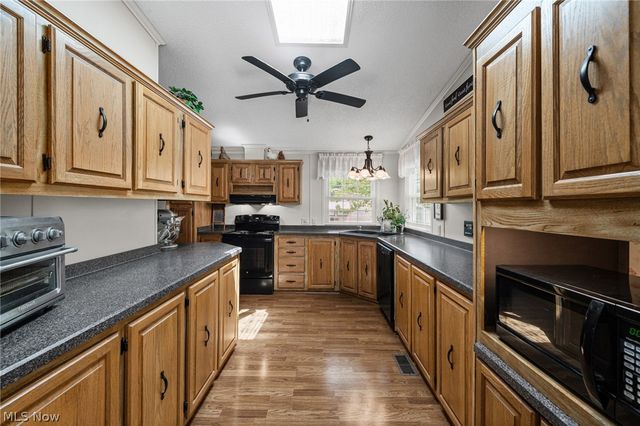 3 Lees Lane, Olmsted Twp, OH 44138