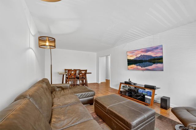 222 N Broadway 3D, Yonkers, NY 10701