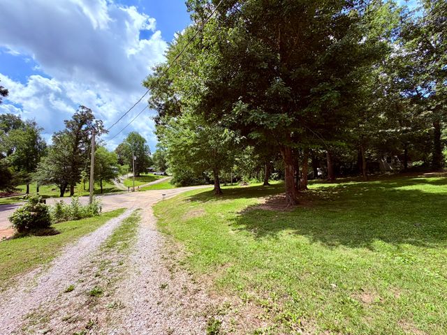 135 Spring Rd, Morrison, TN 37357