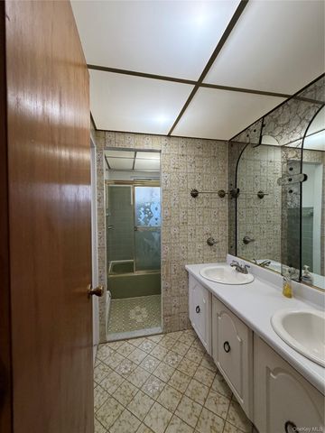 18618 140th Avenue, Springfield Gardens, NY 11413