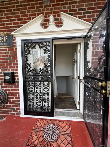 18618 140th Avenue, Springfield Gardens, NY 11413