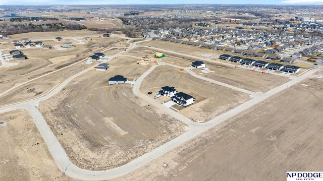 6610 S 214 Avenue, Elkhorn, NE 68022