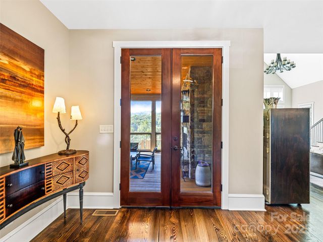 606 Stonefly Drive, Horse Shoe, NC 28742
