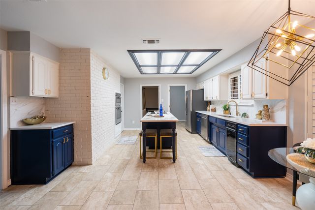 2342 King Richard Drive, Grand Prairie, TX 75050