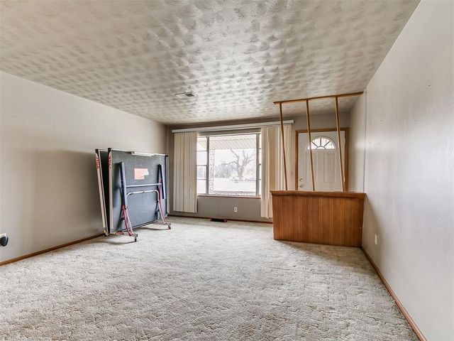 505 Cass Avenue, Moore, OK 73160