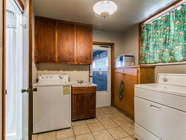 505 Cass Avenue, Moore, OK 73160