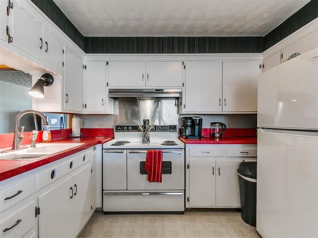 505 Cass Avenue, Moore, OK 73160