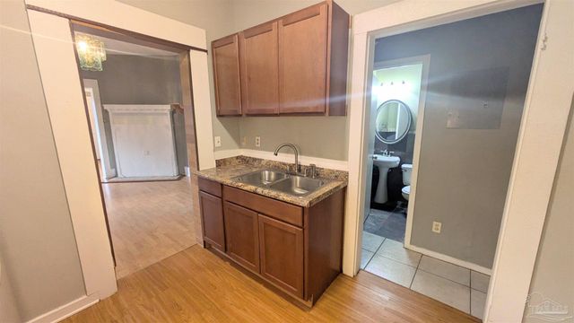 1014 W Gregory St, Pensacola, FL 32501