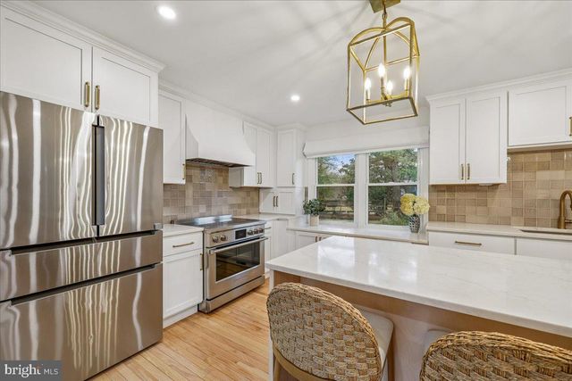 4 OLMSTEAD CT, Potomac, MD 20854