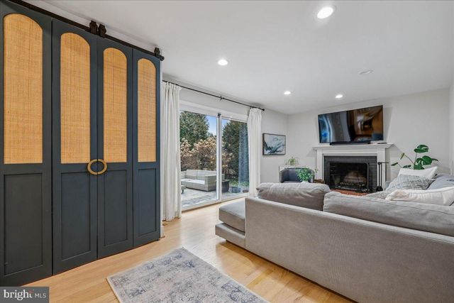 4 OLMSTEAD CT, Potomac, MD 20854