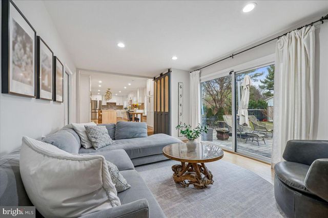 4 OLMSTEAD CT, Potomac, MD 20854