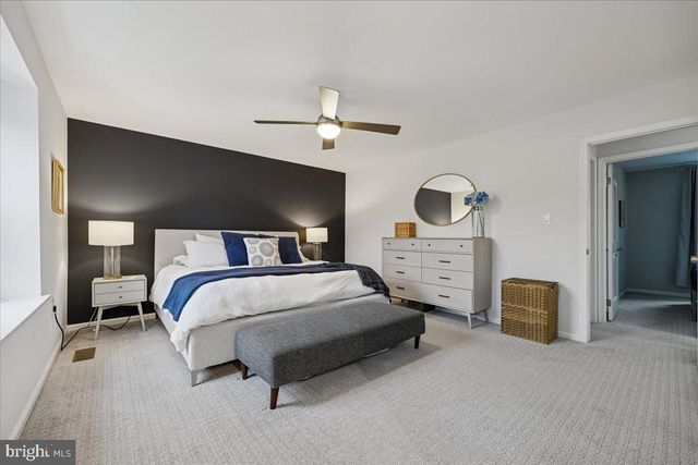 4 OLMSTEAD CT, Potomac, MD 20854