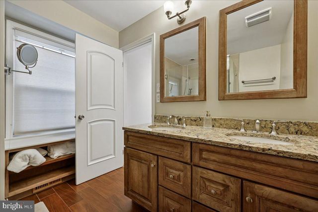 4 OLMSTEAD CT, Potomac, MD 20854