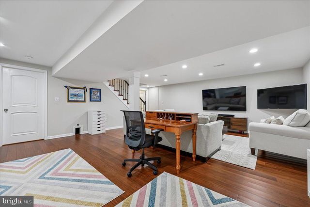 4 OLMSTEAD CT, Potomac, MD 20854