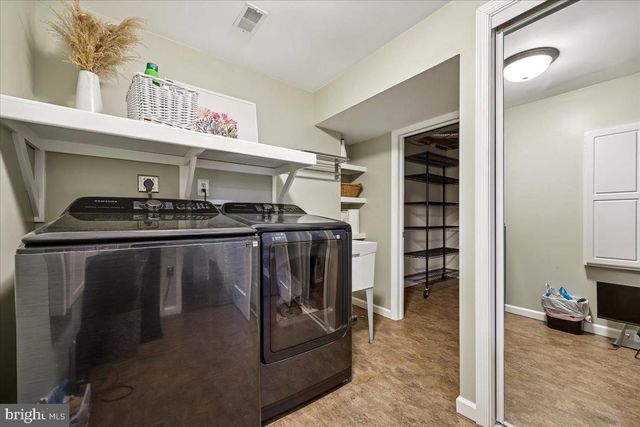 4 OLMSTEAD CT, Potomac, MD 20854