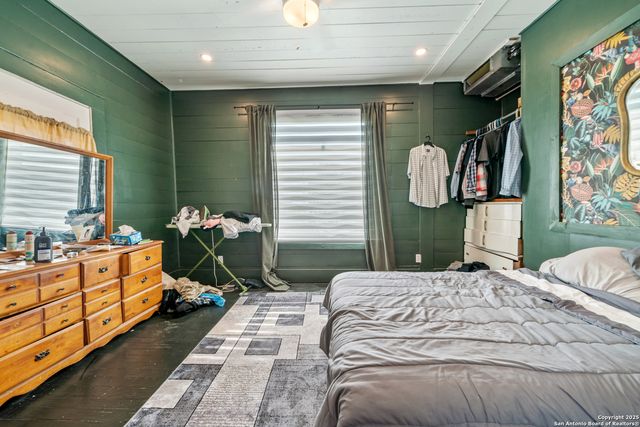 333 Frio City, San Antonio, TX 78207