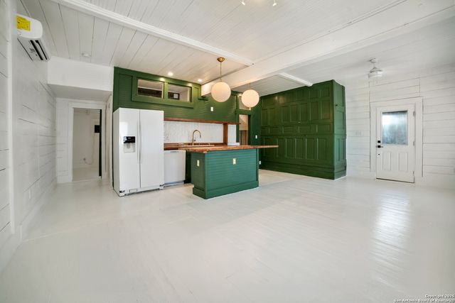 333 Frio City, San Antonio, TX 78207