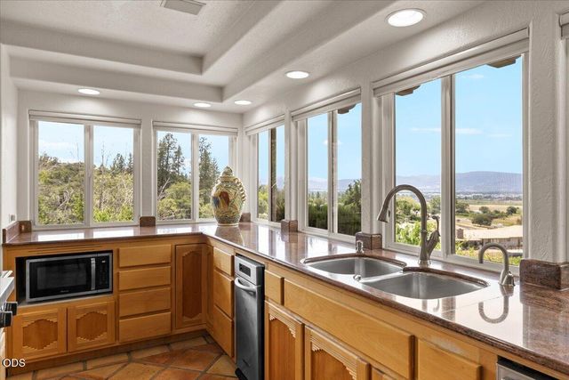 3752 Devils Garden Road, Medford, OR 97504