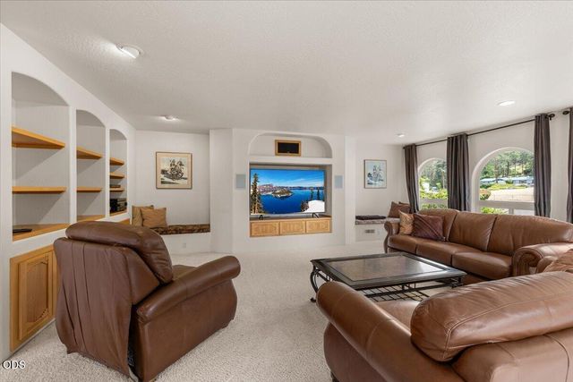 3752 Devils Garden Road, Medford, OR 97504