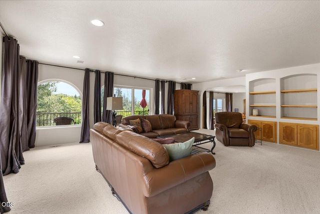 3752 Devils Garden Road, Medford, OR 97504