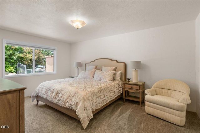 3752 Devils Garden Road, Medford, OR 97504