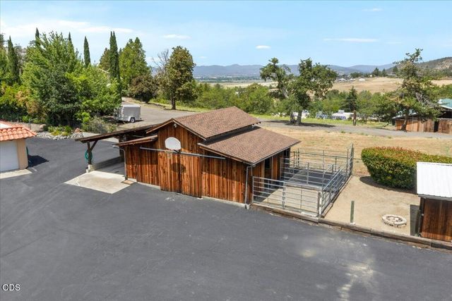 3752 Devils Garden Road, Medford, OR 97504