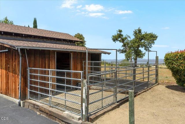 3752 Devils Garden Road, Medford, OR 97504