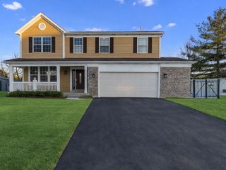 15 S Conway Court, South Elgin, IL 60177