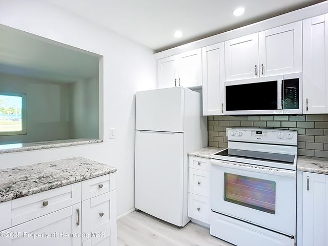 1811 Bedford Lane, Sun City Center, FL 33573