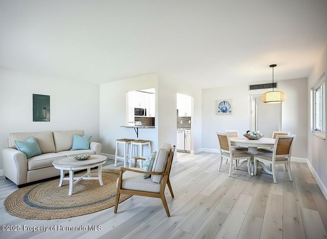 1811 Bedford Lane, Sun City Center, FL 33573