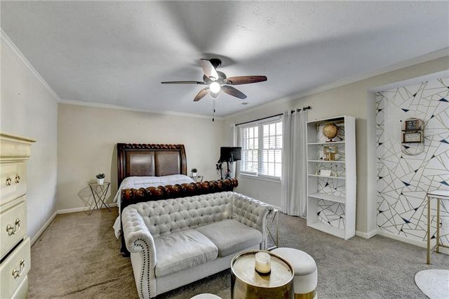 1093 Washington Lee SW Drive, Lilburn, GA 30047