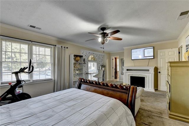 1093 Washington Lee SW Drive, Lilburn, GA 30047