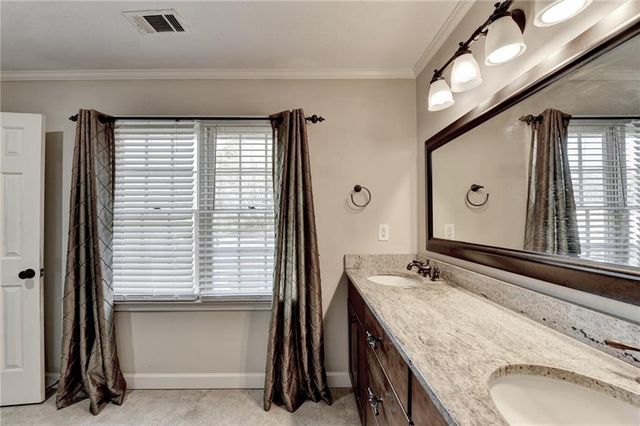 1093 Washington Lee SW Drive, Lilburn, GA 30047