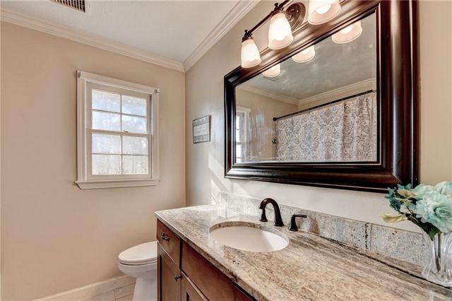 1093 Washington Lee SW Drive, Lilburn, GA 30047