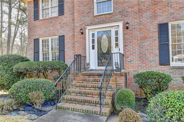 1093 Washington Lee SW Drive, Lilburn, GA 30047