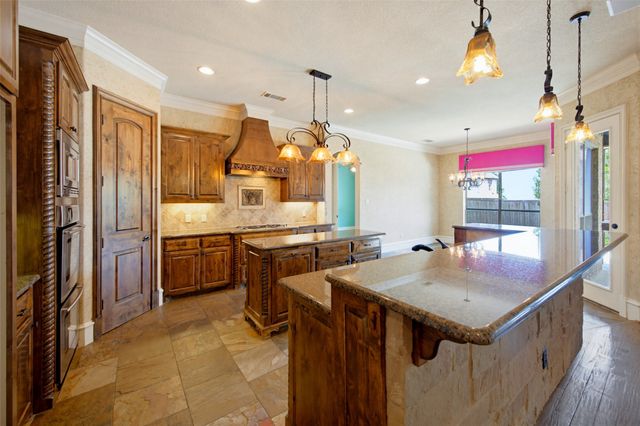7713 Silverleaf Drive, North Richland Hills, TX 76182