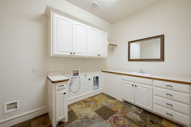 7713 Silverleaf Drive, North Richland Hills, TX 76182