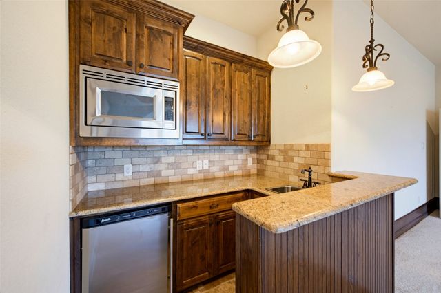 7713 Silverleaf Drive, North Richland Hills, TX 76182