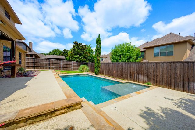 7713 Silverleaf Drive, North Richland Hills, TX 76182