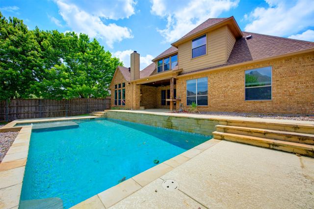 7713 Silverleaf Drive, North Richland Hills, TX 76182