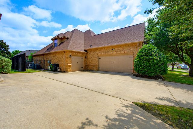 7713 Silverleaf Drive, North Richland Hills, TX 76182