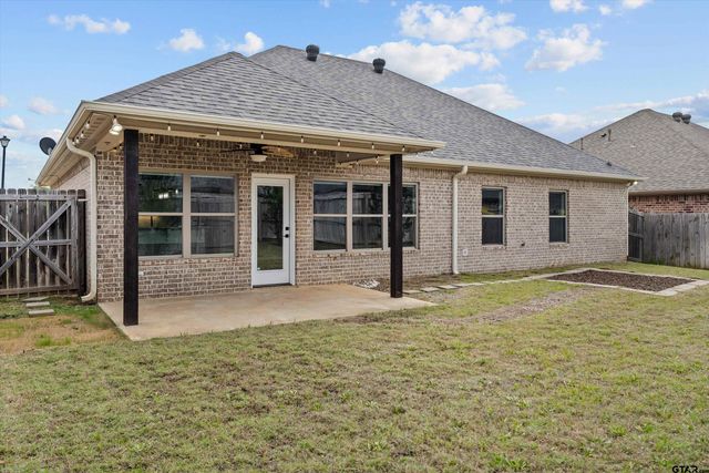 332 Kingdom Blvd, Lindale, TX 75771