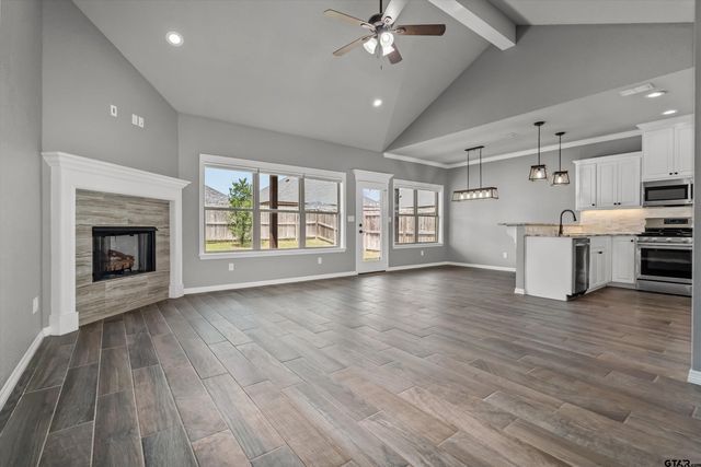 332 Kingdom Blvd, Lindale, TX 75771